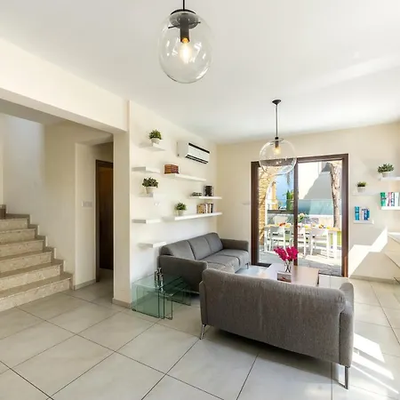 Ionion Seaside Villa *