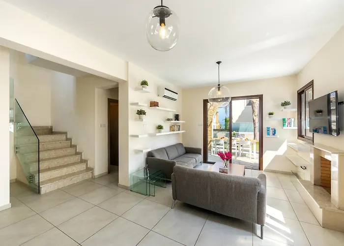 Ionion Seaside Villa *