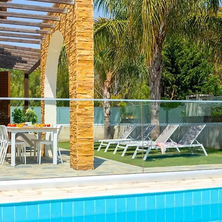 Ionion Seaside Villa *