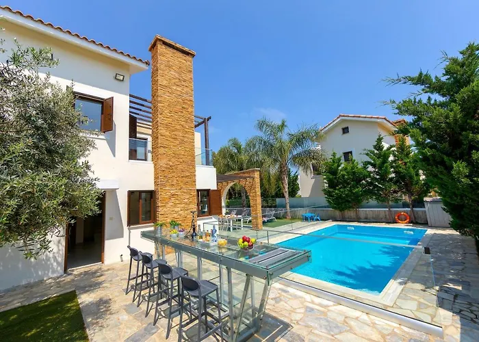 Ionion Seaside Villa *