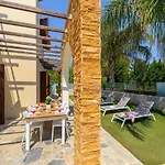 Ionion Seaside فيلة أيا نابا