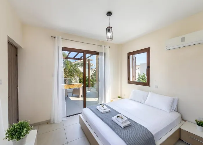 Ionion Seaside * アヤナパ