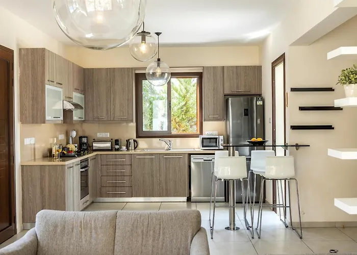 Ionion Seaside * アヤナパ