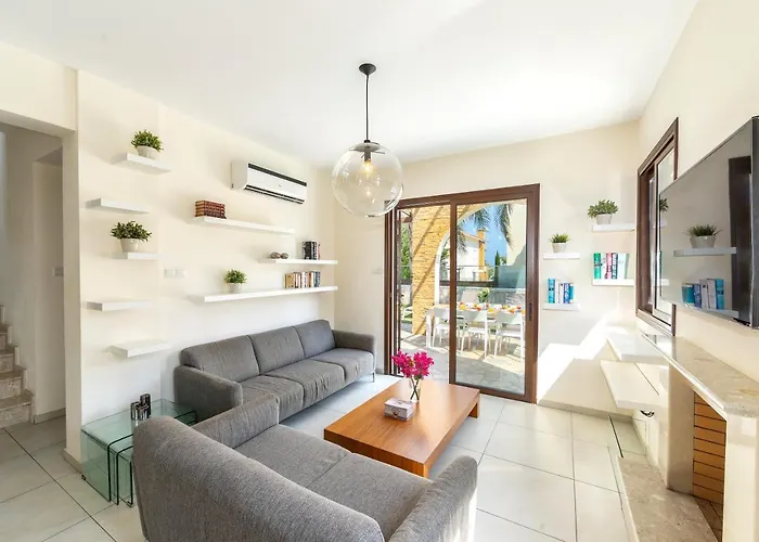 Ionion Seaside * アヤナパ